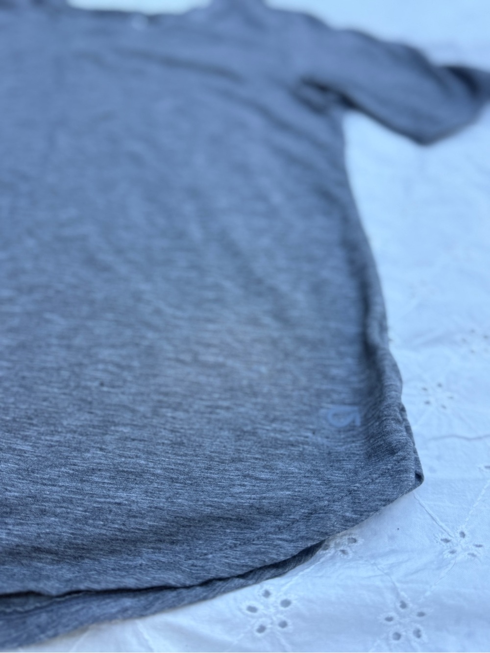 GAP Women's Charcoal Short Sleeve Crewneck Tee XS